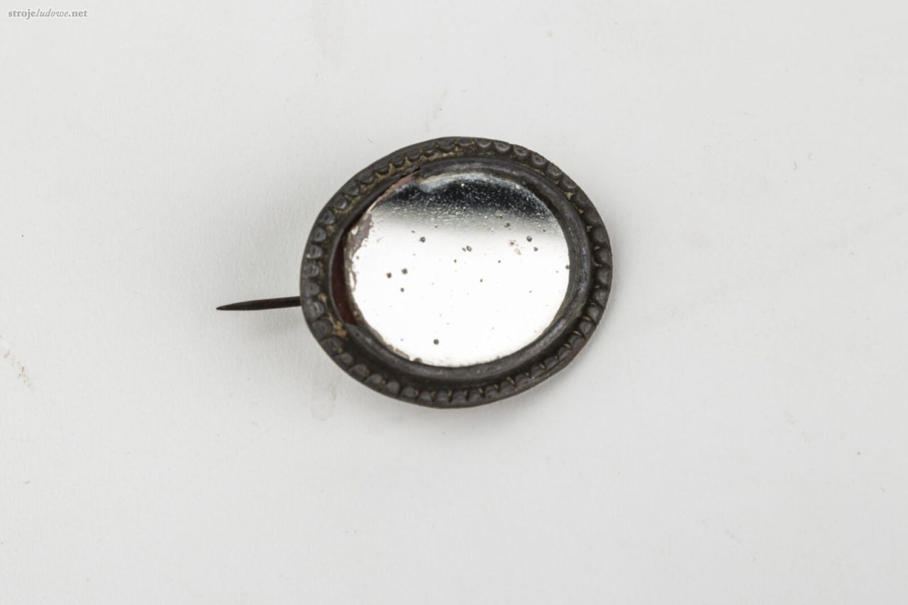 <em>Żdżadełko</em> do&nbsp;<em>galandy</em>, blacha, Kozłowa Góra (dzielnica Piekar Śląskich), okres międzywojenny. Ze&nbsp;zbiorów Muzeum Górnośląskiego w&nbsp;Bytomiu.