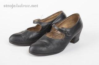 Buty damskie, skóra, Piekary Śląskie, lata 20. XX&nbsp;w. Ze&nbsp;zbiorów Muzeum Górnośląskiego w&nbsp;Bytomiu.