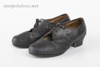 Buty damskie, skóra, Piekary Śląskie, lata 30. XX&nbsp;w. Ze&nbsp;zbiorów Muzeum Górnośląskiego w&nbsp;Bytomiu.