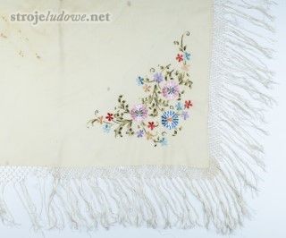 <em>Merynka</em> do stroju rozbarskiego haftowana ręcznie, Rozbark (Bytom), początek XX w. Ze zbiorów Muzeum Górnośląskiego w Bytomiu.