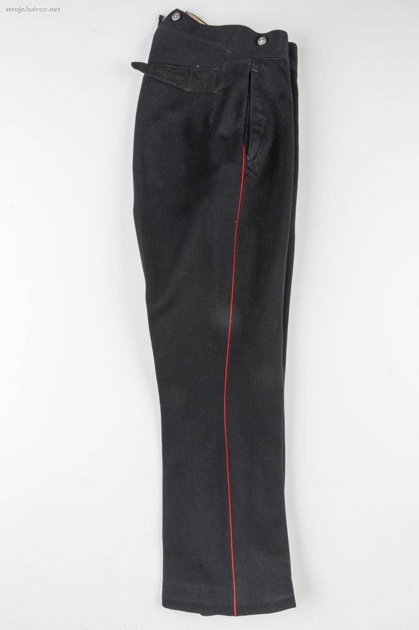 <emBizoki</em>do stroju rozbarskiego, Dąbrówka Wielka (Piekary Śląskie), początek XX w. Ze zbiorów Muzeum Górnośląskiego w Bytomiu.