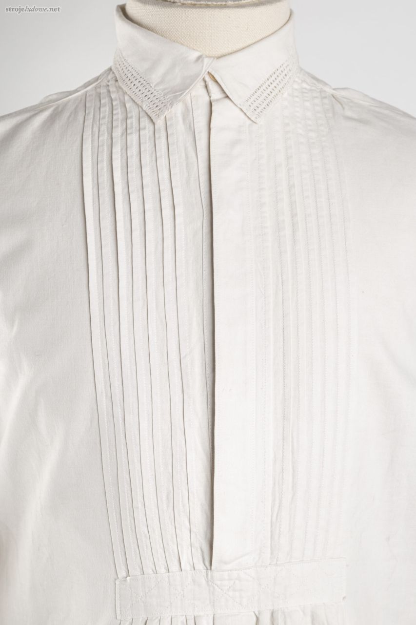 Koszula do stroju rozbarskiego, mereżka, Piekary Śląskie, około 1935 r. Ze zbiorów Muzeum Górnośląskiego w Bytomiu.