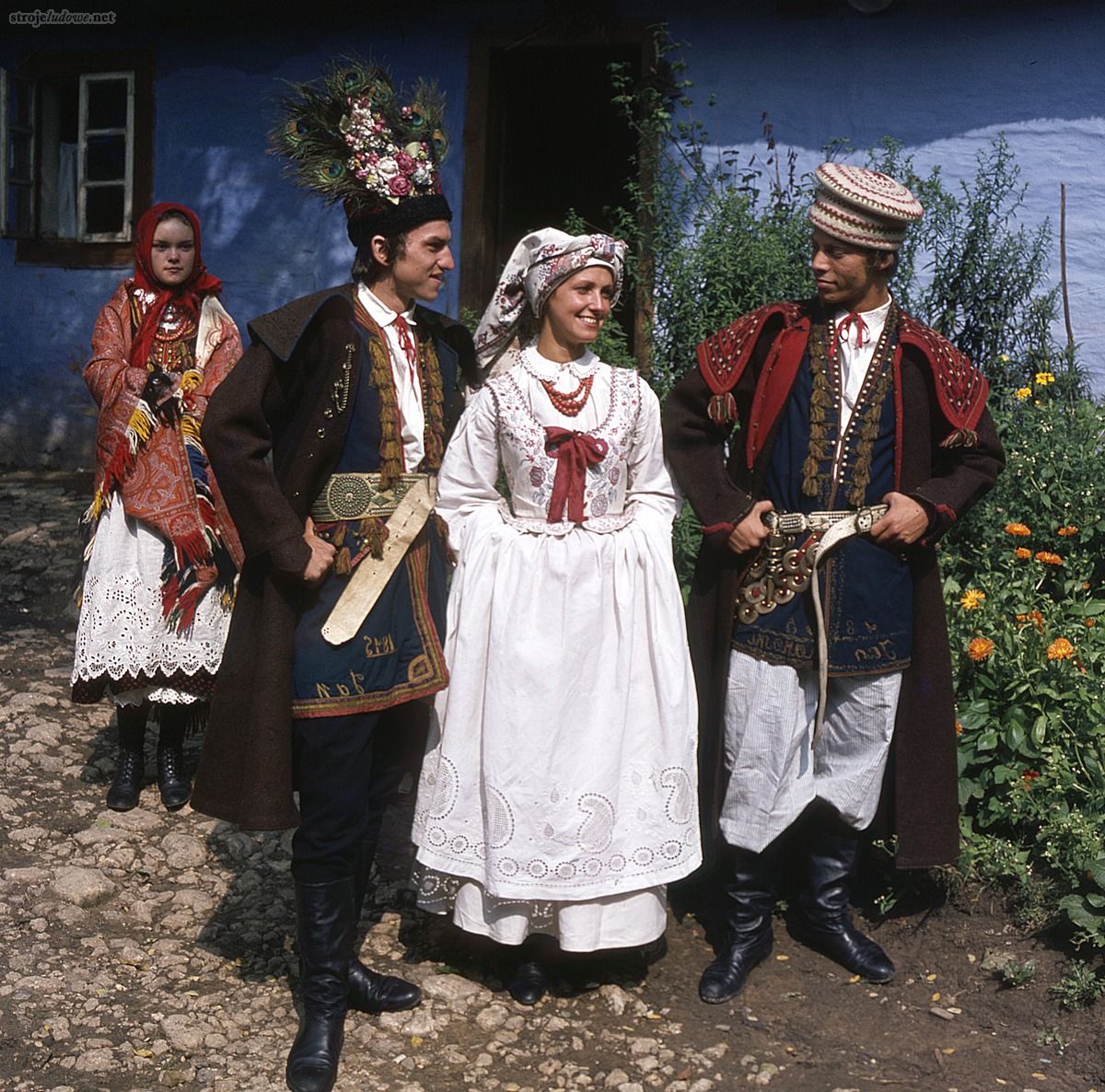 Stroje Krakowiaków Wschodnich, fot. St. Gadomski, fotografia ze zbiorów Muzeum Miejskiego w Tychach