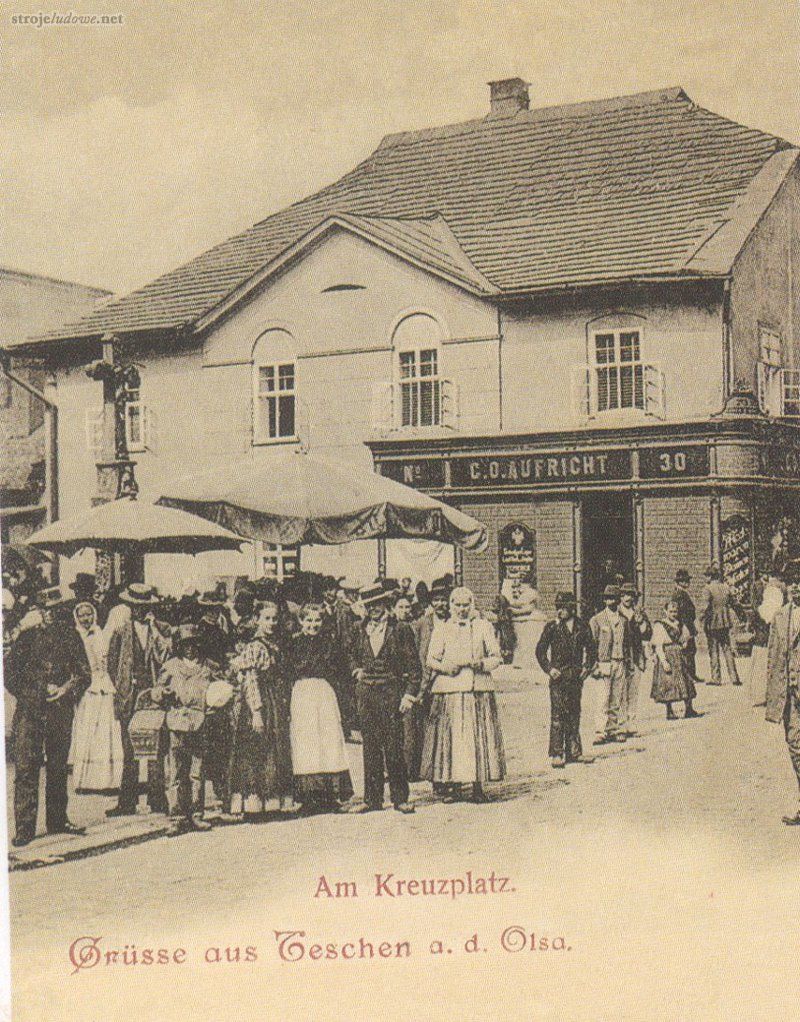Strój cieszyński w Cieszynie. Dom na rogu Placu św. Krzyża, w którym urodził się J. Szersznik (1900 r.), pocztówka, własność prywatna