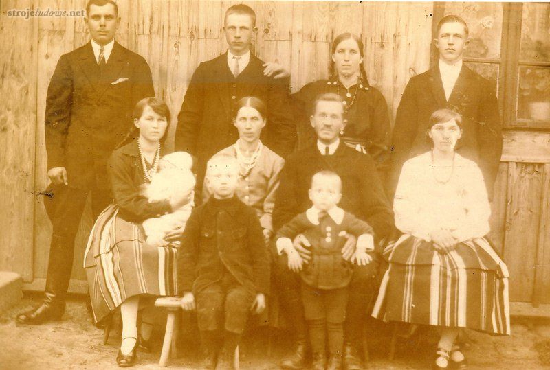 Rodzina Olczaków, 1930 r. pozyskane od Marka Olczaka, Gminny Ośrodek  Kultury w Sannikach