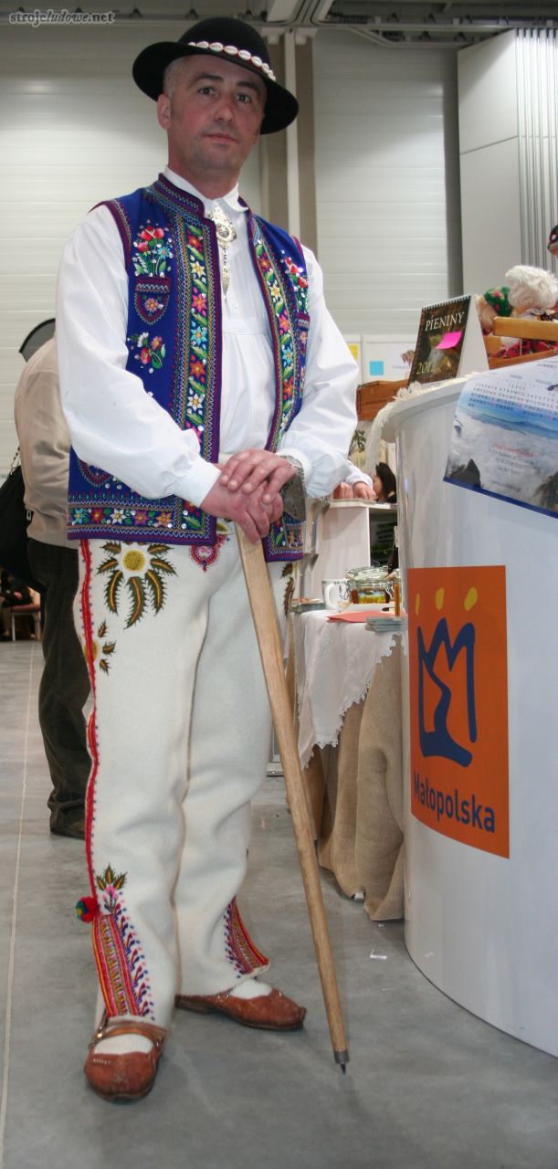 Góral z okolic Szczawnicy w stroju, 2012 r., fot. A. Woźniak.