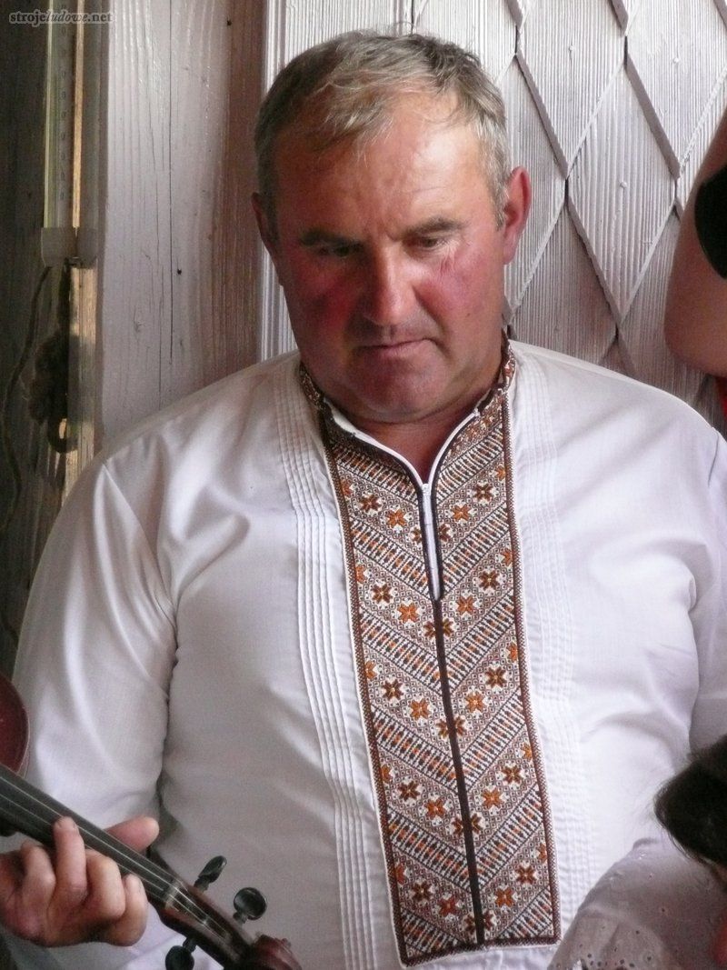 Koszula męska – współczesna moda, 2011 r., Huculszczyzna, fot. A. Woźniak