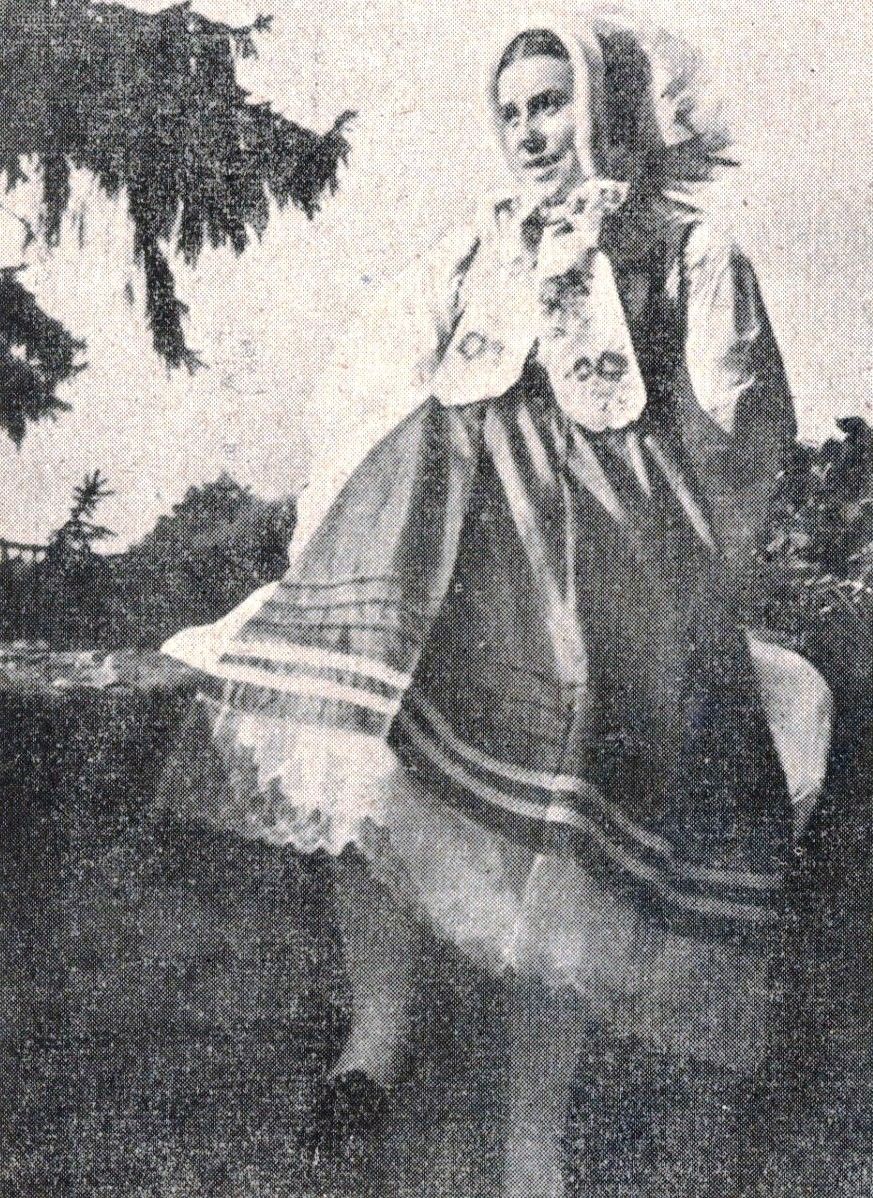 Strój ludowy z Dąbrówki Wielkopolskiej k. Zbąszynka, fot. T. Dohnalik, „Ziemia”, 1949

Do butów wszystkich typów używano białych, bawełnianych pończoch wyrobu fabrycznego lub czarnych, wełnianych, robionych na drutach.