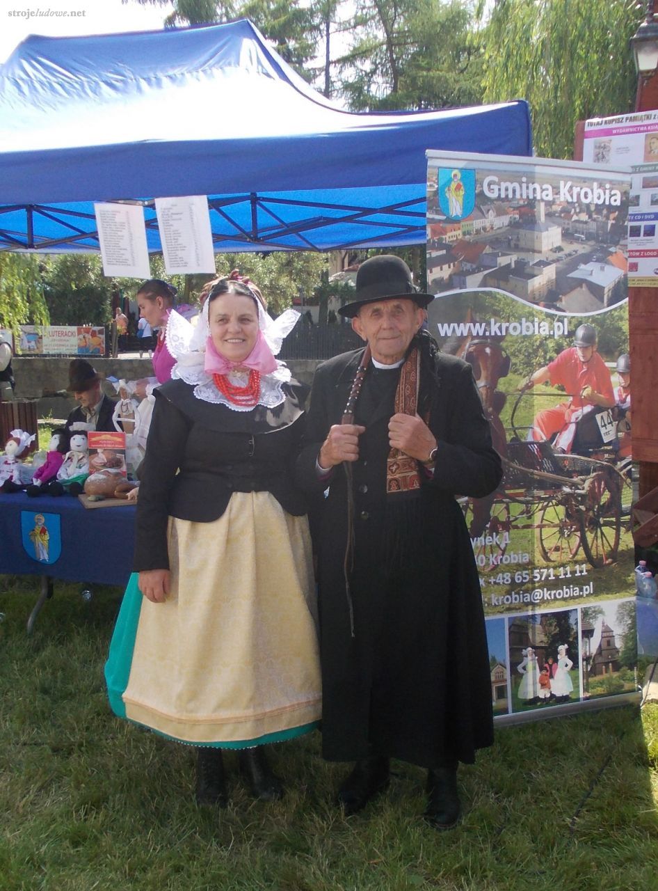 Biskupianie z Krobi w strojach. Ogólnopolski Festiwal Kapel i Śpiewaków Ludowych w Kazimierzu Dolnym, czerwiec 2014 r., fot. D. Kunecki