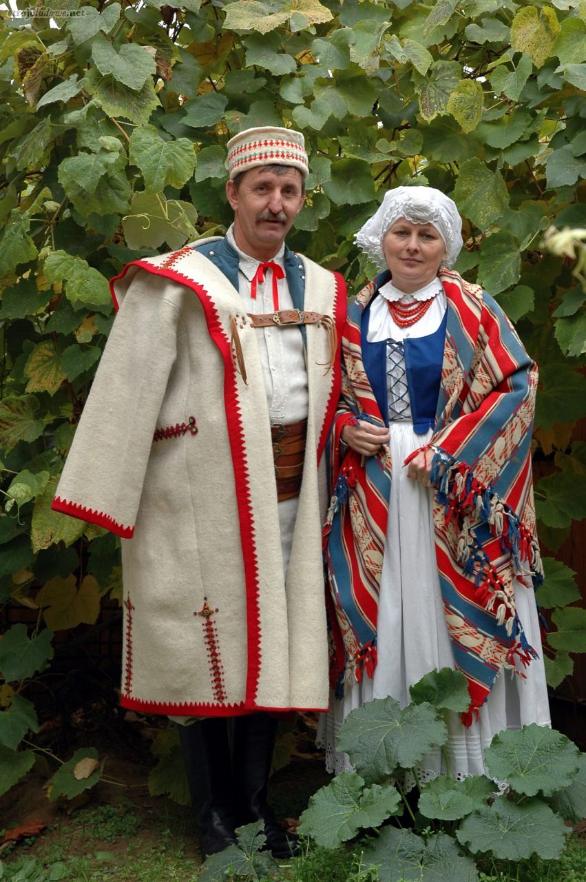 Stroje Pogórzan zachodnich, ze zbiorów Muzeum PTTK w Gorlicach, fot. Jacek Święch.