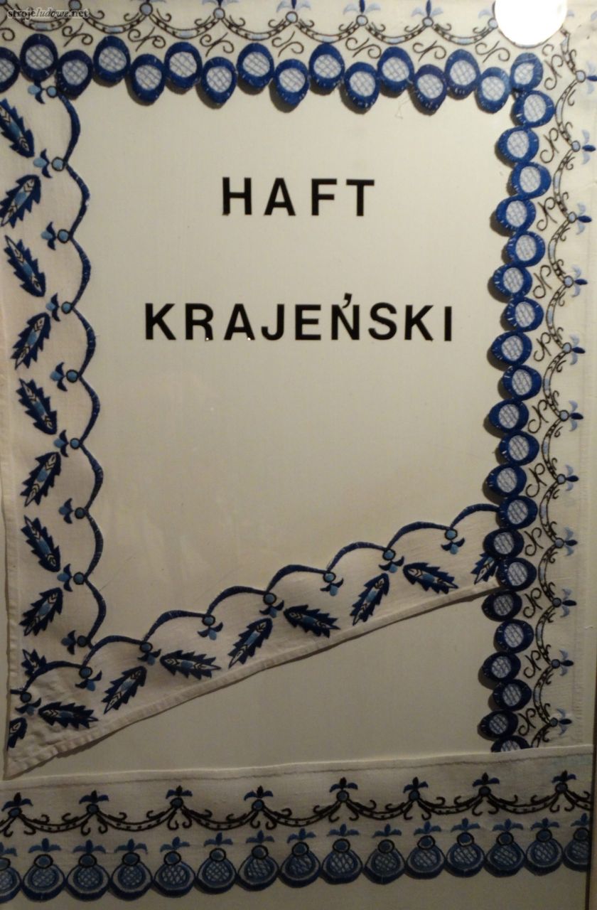 Trzy kańty: po lewej z 1920 r., wykonany w Starej Świetej (ob. Świętej), u góry i z prawej oraz na dole repliki wzorów opartych na zaginionym obiekcie z  roku 1915, wykonanym w Radawnicy. W zbiorach Muzeum Ziemi Złotowskiej w Złotowie. Fot. D. Angutek
