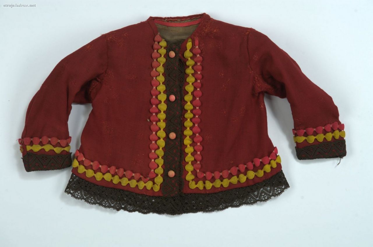 Przód kaftana, zbiory Muzeum Narodowego w Lublinie, fot. z katalogu naukowego

Kaftaniki były raczej elementem stroju mężatek. Szyto je z cienkich tkanin wełnianych z podszewką z samodziału lub fabrycznej bawełny.
