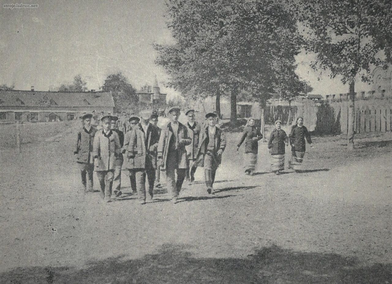 Lud powracający z nabożeństwa niedzielnego w Białowieży, Zygmunt Gloger, Białowieża w albumie, Warszawa 1903.