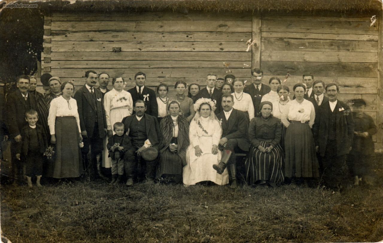 Wesele w Kłomnicach, ok. 1929 r. Fot. NN, ze zbiorów prywatnych Krzysztofa Wójcika.