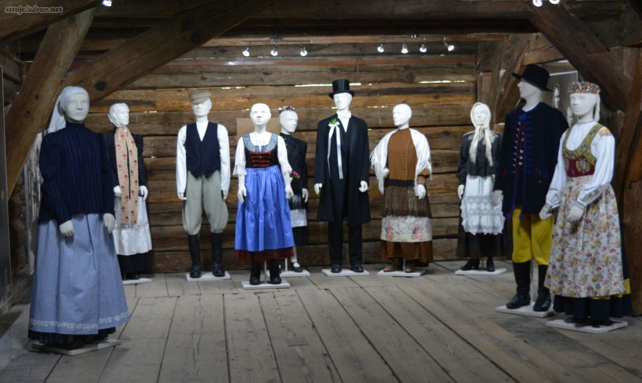 Wystawa „Ludowy strój opolski ze zbiorów Muzeum Wsi Opolskiej”, fot. Archiwum Muzeum Wsi Opolskiej. 
