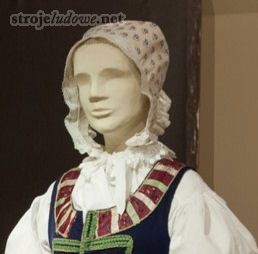 Czepek płócienny, początek XX&nbsp;w., wystawa „Etnografia Opolszczyzny – tradycja i&nbsp;zmiana” w&nbsp;Muzeum Śląska Opolskiego.
Czepek noszony do&nbsp;tradycyjnego stroju. Uszyty z&nbsp;płótna, zdobiony był haftem, obszywany bawełnianą koronką. Z&nbsp;czasem czepce zarzucono na&nbsp;rzecz chustek ‒ wełnianych, aksamitnych, dzianych.
