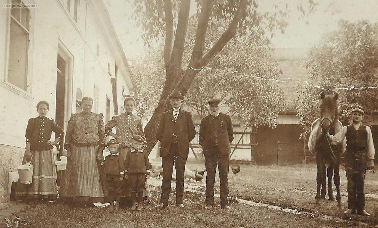 Rodzina Sauerów, 1907 r., fot. Fototeka Śląska (Muzeum Wsi Opolskiej).