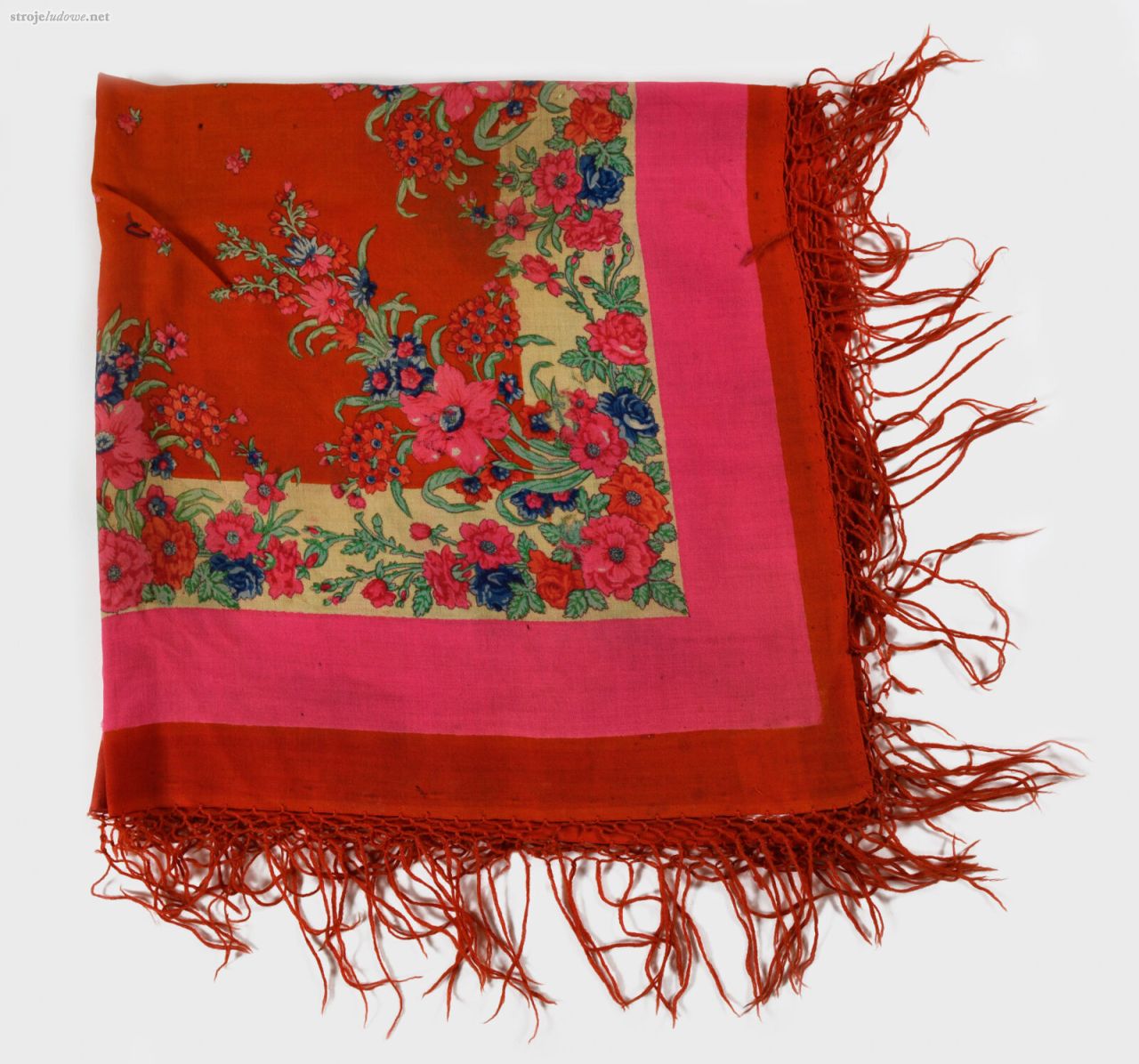 Chustka szalinówka, ze&nbsp;zbiorów Muzeum Ziemi Chełmskiej, fot. Grzegorz Zabłocki.