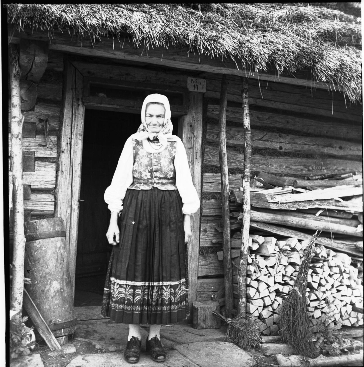 Strój łemkowski, Polany, Krosno, fot. Brylak, ze&nbsp;zbiorów archiwum Instytutu Nauk o&nbsp;Kulturze UMCS w&nbsp;Lublinie 