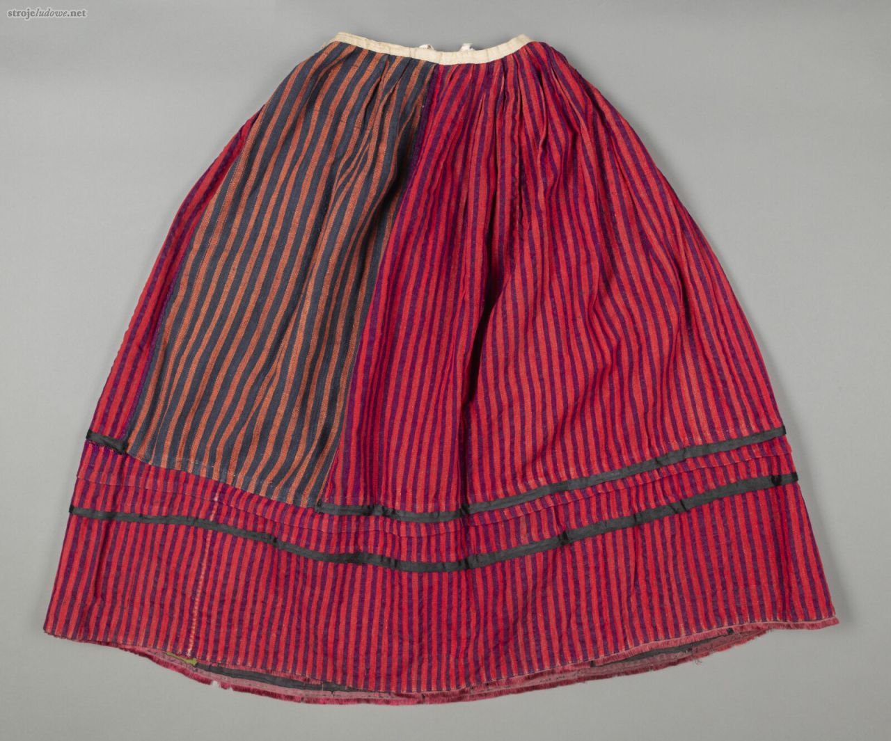 Spódnica wełniana, Dąbie, pow. Łuków, 1949&nbsp;r., ze&nbsp;zbiorów Muzeum Narodowego w&nbsp;Lublinie, fot. Małgorzata Niećko