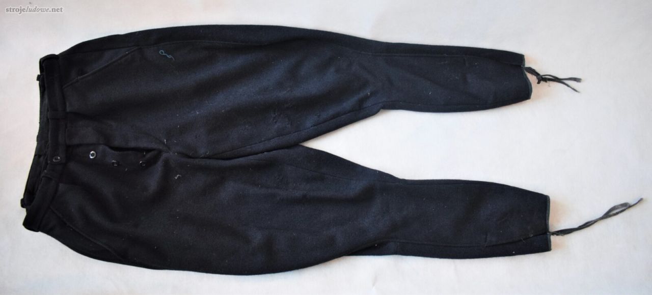 Męskie spodnie - bryczesy, sukno, przed 1939&nbsp;r., ze&nbsp;zbiorów Muzeum Regionalnego w&nbsp;Wolsztynie, fot. Joanna Minksztym. 