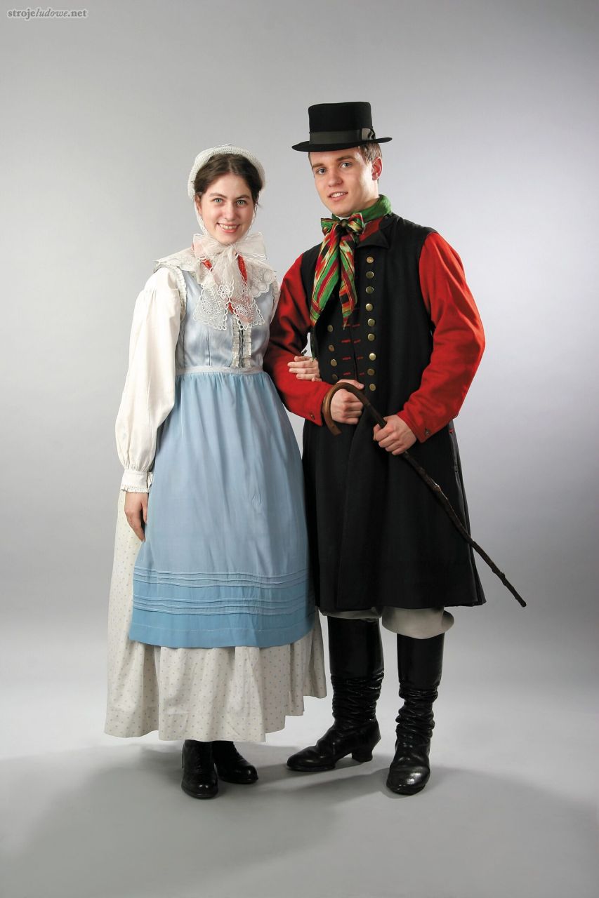 Stroje szamotulskie panny i&nbsp;kawalera, w: Rosińska J., Suknia wydaje ludzkie obyczaje, Muzeum Narodowe w&nbsp;Poznaniu, Poznań 2005
Obiekty ze&nbsp;zbiorów Muzeum Kultur Świata, oddziału Muzeum Narodowego w&nbsp;Poznaniu