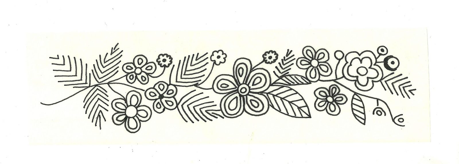 Haft koralikowy z&nbsp;aksamitnego obszycia na&nbsp;zapasce.

Wykonywany wielokolorowymi koralikami (każdy przyszywany oddzielnie). Koraliki konturują wzór i&nbsp;ułożone pasowo wypełniają wnętrze motywu.

rys. E. Piskorz-Branekova