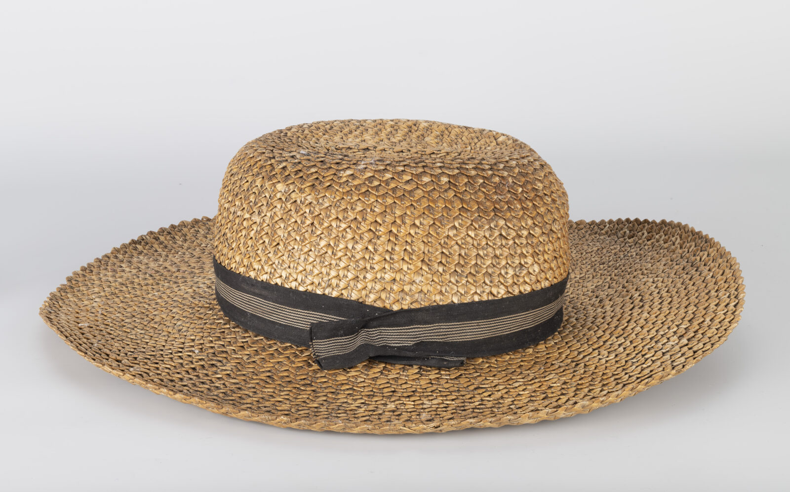 Kapelusz słomiany, Serokomla, pow. Łuków, ze&nbsp;zbiorów Muzeum Narodowego w&nbsp;Lublinie, fot. Małgorzata Niećko