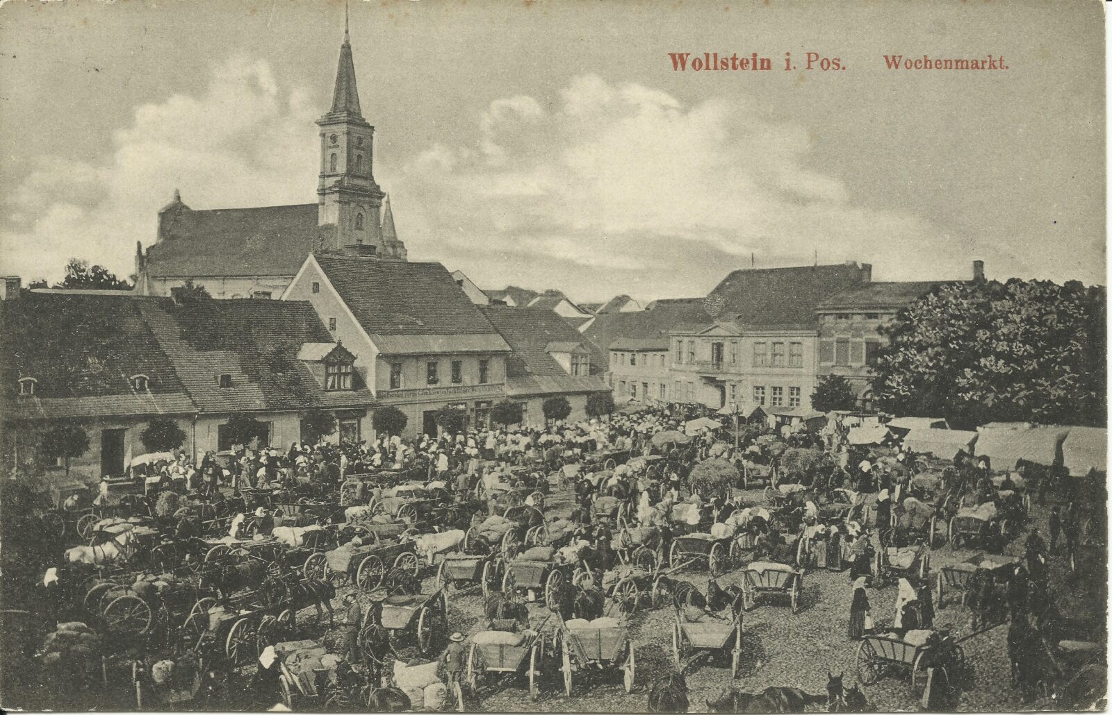 Cotygodniowy targ na&nbsp;rynku miejskim w&nbsp;Wolsztynie, ze&nbsp;zbiorów Muzeum Regionalnego w&nbsp;Wolsztynie
